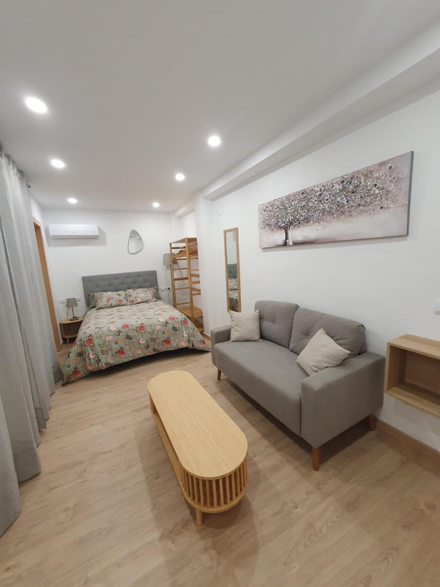 Apartmentsnoa Malaga Exterior photo
